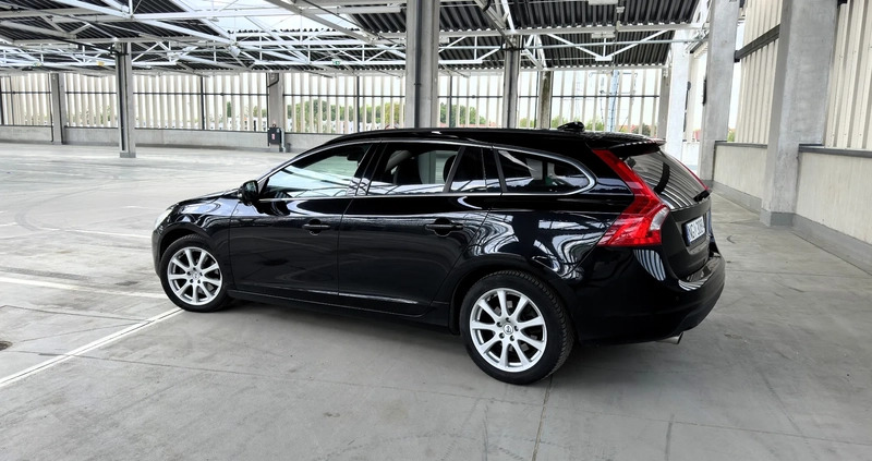 Volvo V60 cena 34900 przebieg: 262000, rok produkcji 2011 z Olsztyn małe 781